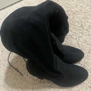 Knee High Heeled Boots- Black